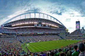 开云·体育官方网站入口-德甲“强强相遇”：拜仁慕尼黑对阵多特蒙德，冠军争夺一触即发